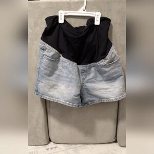 Isabel Maternity Midi Shorts